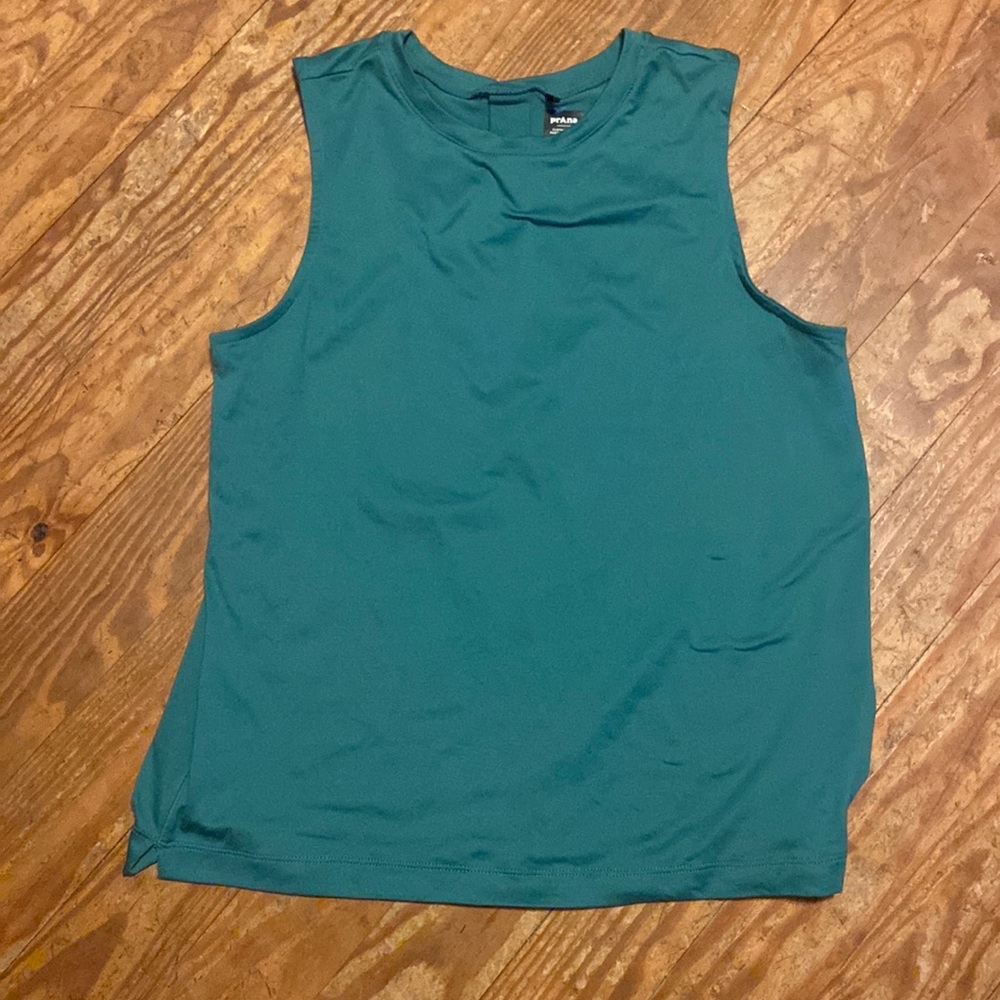 Prana green tank
